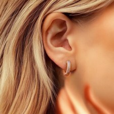 Funkelnde Huggie Creolen