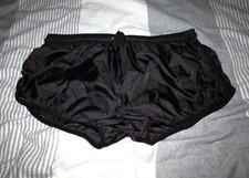 PREISREDUZIERT Herren Shorts  Größe XL NEU NEW Lightweight Leichter Glanz Nylon