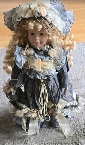Porzellan mädchenpuppe blond - porzellan-mädchenpuppe,