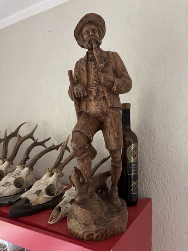 Handgeschnitzte holzfigur - handgeschnitzte,