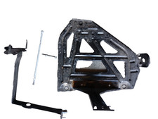 BMW 3er E46 316 318i Limousine Touring Batteriebefestigung Batteriehalter