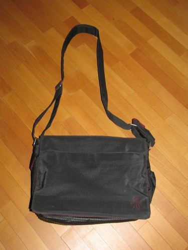 Wickeltasche schwarz weinrot
