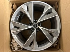 2x Original Audi RS7 RS6 4K C8 22 Zoll Felgen im 5V Speichen Struktur BiColor 