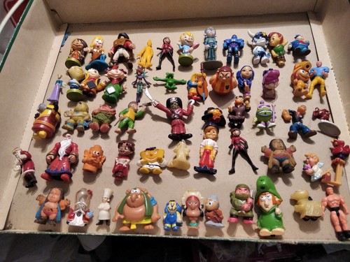 Lot überraschungen figuren - /,