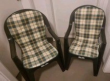 2 Garten- / Stapelstühle grün mit Sitzkissen/Polster