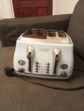 Delonghi 4 Scheiben Toaster