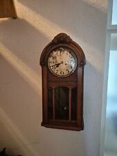 Omas Wanduhr, Regulator