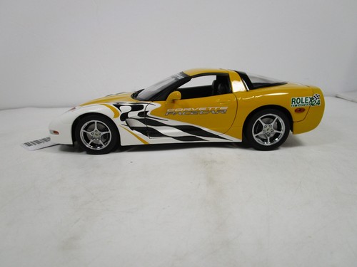 Models yellow white - ut,