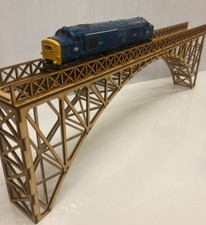 Eisenbahnbogenbrücke 600 mm Modellbausatz. OO/HO Spurweite Modellzuglandschaft 60 cm