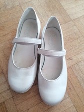 Primigi Riemchenschuhe Kommunionsschuhe Ballerina Gr. 34