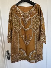 Asiatisch Pakistanisch Größe