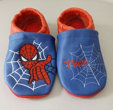 Krabbelschuhe, Lauflernschuhe, Baby Leder Spinnen Mann bestickt personalisiert