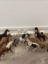 Schleich Pferde 11 Stück gemischte Rassen Stuten/Wallache/Hengste