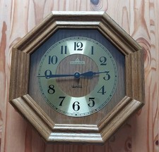Wanduhr Dugena Quarz Läuft Holzrahmen Achteckig Haushaltsauflösung Sammler 