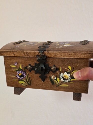 Vintage handbemalte holztruhe - vintage,