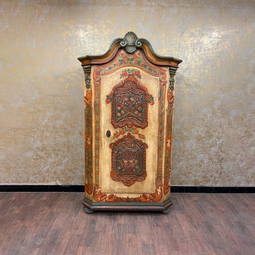 Mehrzweckschrank mit