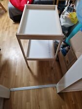 ikea kinderbett wickeln Tisch