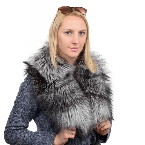 Pelzkragen aus silberfuchs - aus,