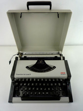 VINTAGE AEG OLYMPIA TRAVELLER DE-LUXE S TRAGBARE SCHREIBMASCHINE IM HARTSCHALENKOFFER