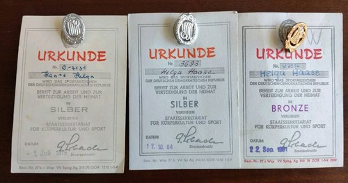 Urkunde und - 3,