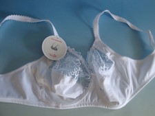 Triumph BH Modern Beauty N ohne Bügel weiß 80 C 80C