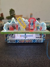 Kirmes Reihengeschäft Eisbude mit Beleuchtung