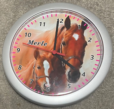 Kinder Wanduhr mit Namen "Merle" Pferd