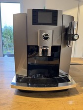 Jura E8 EB – gepflegt, voll