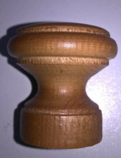 Griff Knopf Fichte Massiv Honigfarben gebeitzt 35 mm hoch, 35 mm Ø Holzgriff