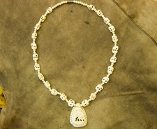 Halskette elfenbeinfarbig, Elefantendarstellungen; 1-reihig Länge 66cm