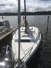 Neptun 22, Bj. 1980 mit Außenborder im Schacht und Trailer 