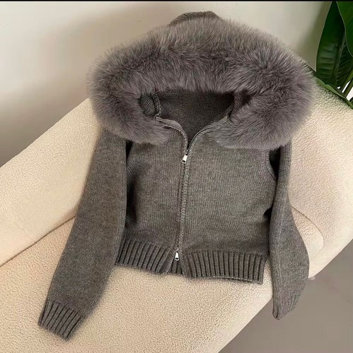 Strickjacke mit fuchsfell - strickjacke,