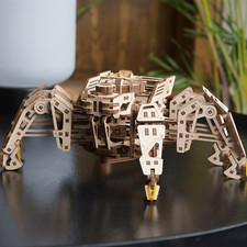 Hexapod-Explorer aus Holz |