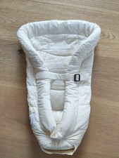 ERGOBABY Neugeborenen-Einsatz