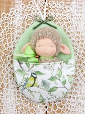 Waldorf Puppe Schaf mit Ei