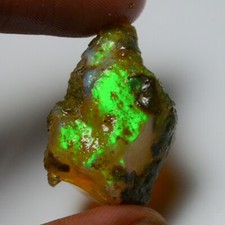 Großer Opal grob 32,80 Karat