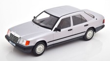 MERCEDES BENZ 300E W124 Limousine 1984 Metallic Silber MCG 18285 1/18 E Klasse