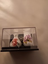 (45) Reutter Porzellan für die Puppenstube 2 Blumenvasen