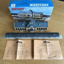 Vollmer Gebäude Bahnhof Altstadt 7506 mit OVP + Laderampe 7541 N 1:160