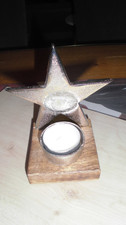 Teelichthalter  Stern Silber Metall auf Holzsockel  13 cm hoch