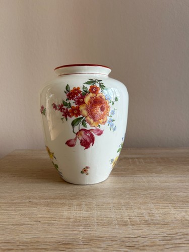 Blumenvase mit blumendekor - mit,
