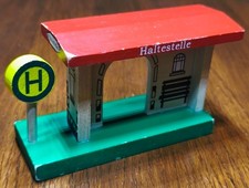 HOLZEISENBAHN Haltestelle / Haltestellenhäuschen, passt zu BRIO, IKEA u.a.
