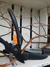 Fiskars Gartenset: Gartenschere + GRATIS Fiskars Messer Set Gartenwerkzeug Top