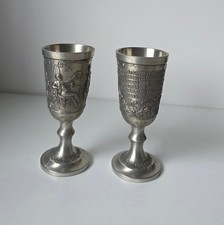 Zinn Becher mit Trinkmotiv und Trinkspruch Lindenwirtin, 9,5 cm hoch