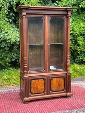 Gründerzeit Vitrine