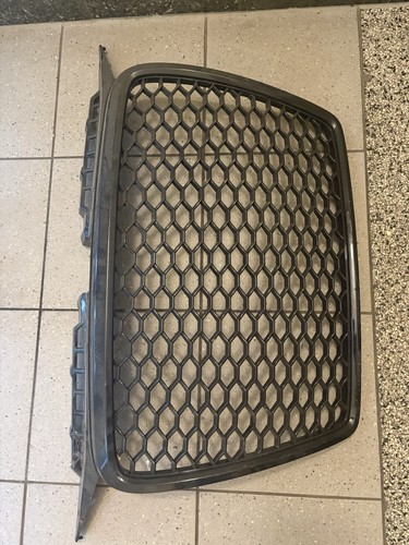 Schwarzer sport wabengrill der - schwarzer, sport-wabengrill
