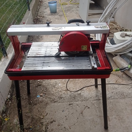 Fliesenschneider elektrisch