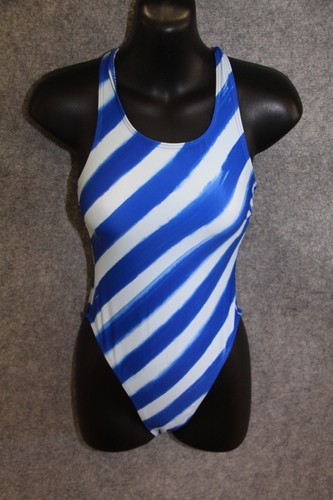 Sportlicher badeanzug - sportlicher,