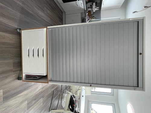 Hochwertiger schrank mit - hochwertiger,