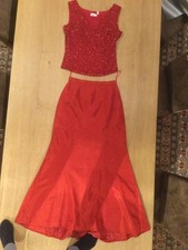 Rotes langes zweiteiliges